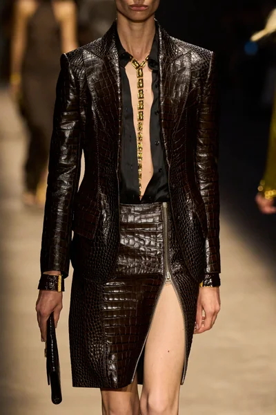 Look 38